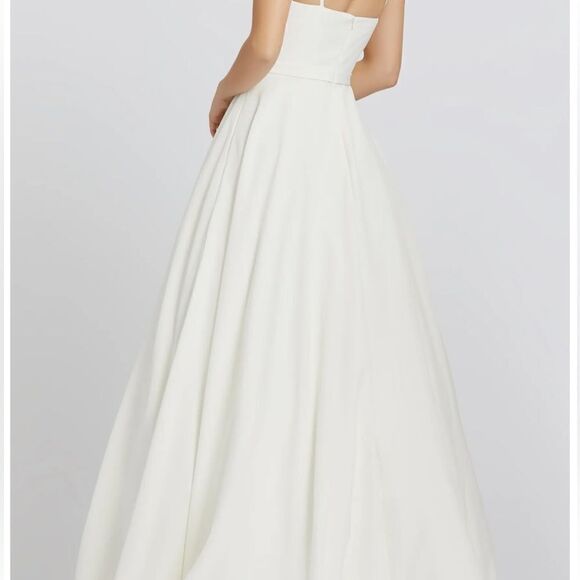 Mac Duggal Women's Dresses Mac Duggal Classic A-Line V-Neck Ballgown - Picture 2 of 9